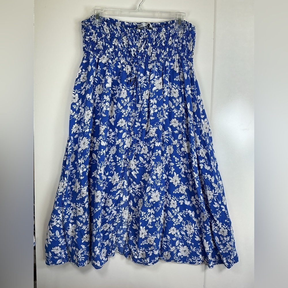 Zara Blue and White Floral A-Line SkirtA0458
